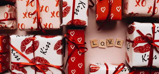 LOOKALIKE diventa Cupido: 5 idee regalo per la tua dolce metà